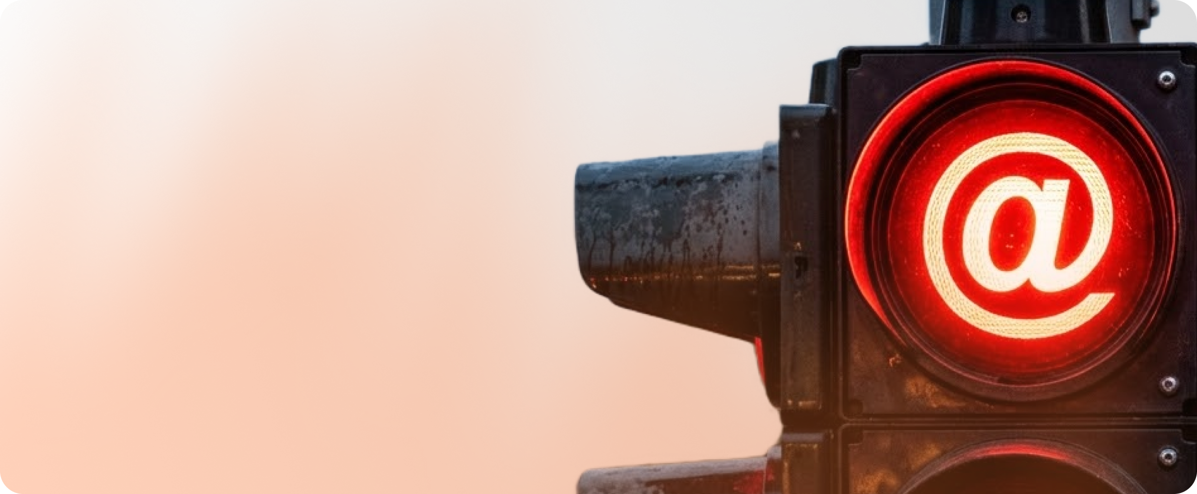 Вы сейчас просматриваете «Сейчас не время для рассылок». Почему это заблуждение, и как на самом деле работает email-маркетинг в кризис